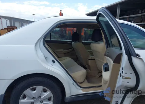 2004 Honda Accord 2.4 Lx z USA, uszkodzony, nr VIN 1HGCM56334A059836